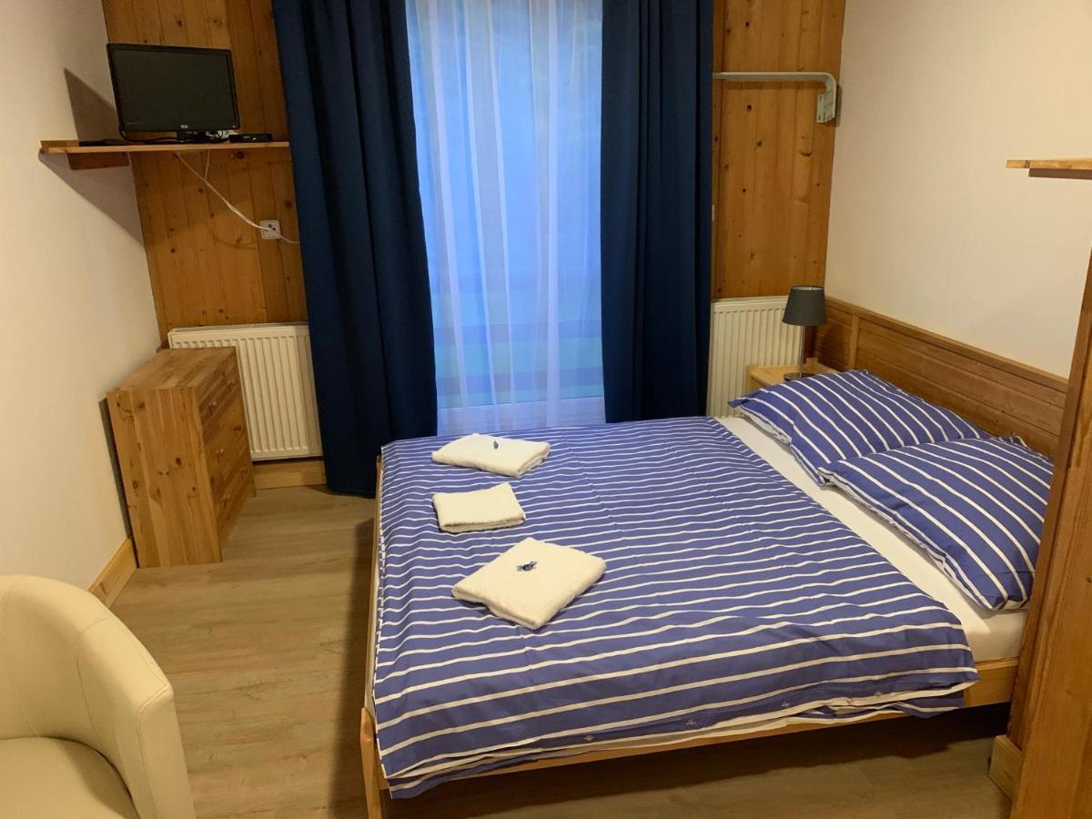 Penzion A Restaurace Vyhlidka Železná Ruda Exteriör bild