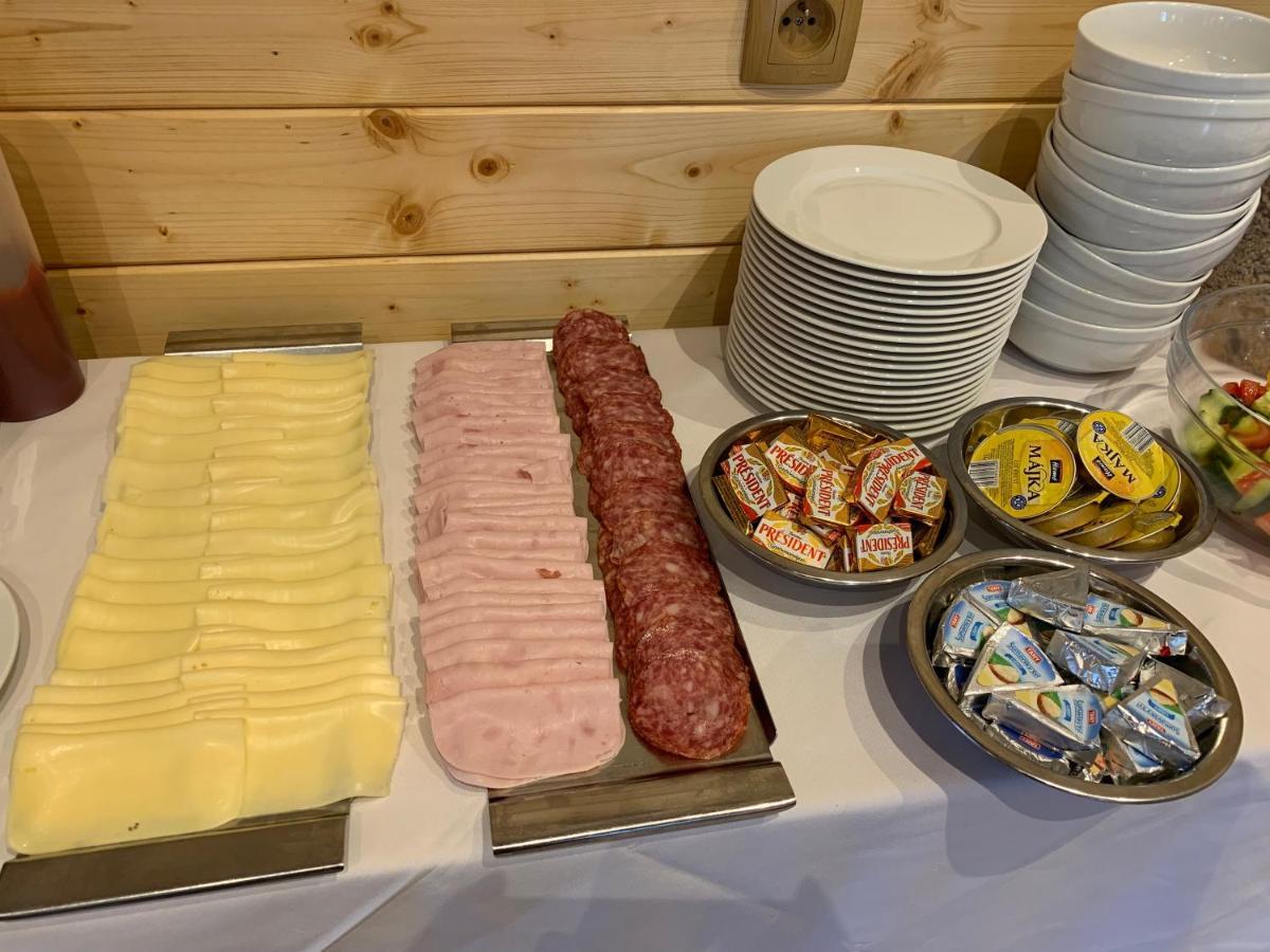 Penzion A Restaurace Vyhlidka Železná Ruda Exteriör bild