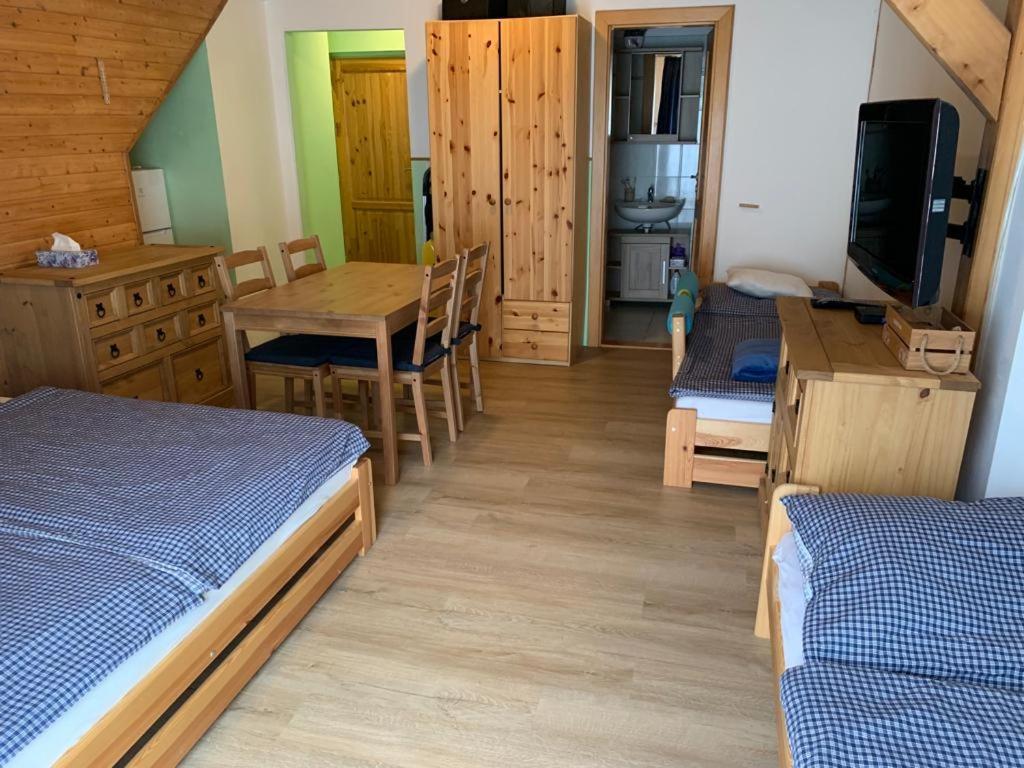 Penzion A Restaurace Vyhlidka Železná Ruda Exteriör bild